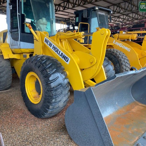 Pá Carregadeira New Holland W130
