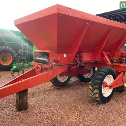 Distribuidor de calcário Lancer 12000 Jan