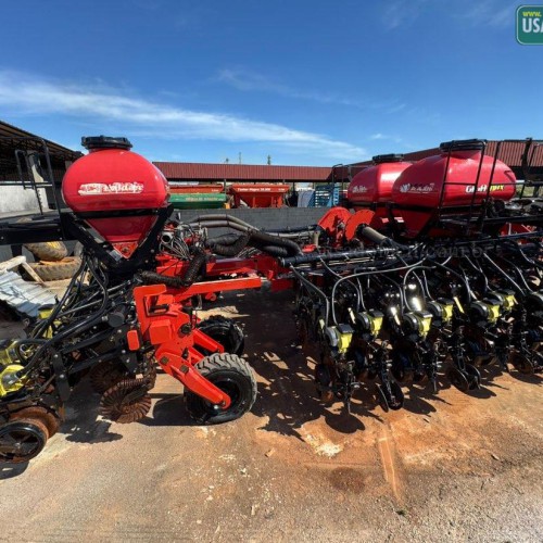 Plantadeira Baldan Gigamax Auto transportável 30 Linhas