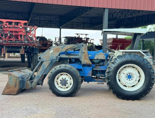 Trator New Holland 7630